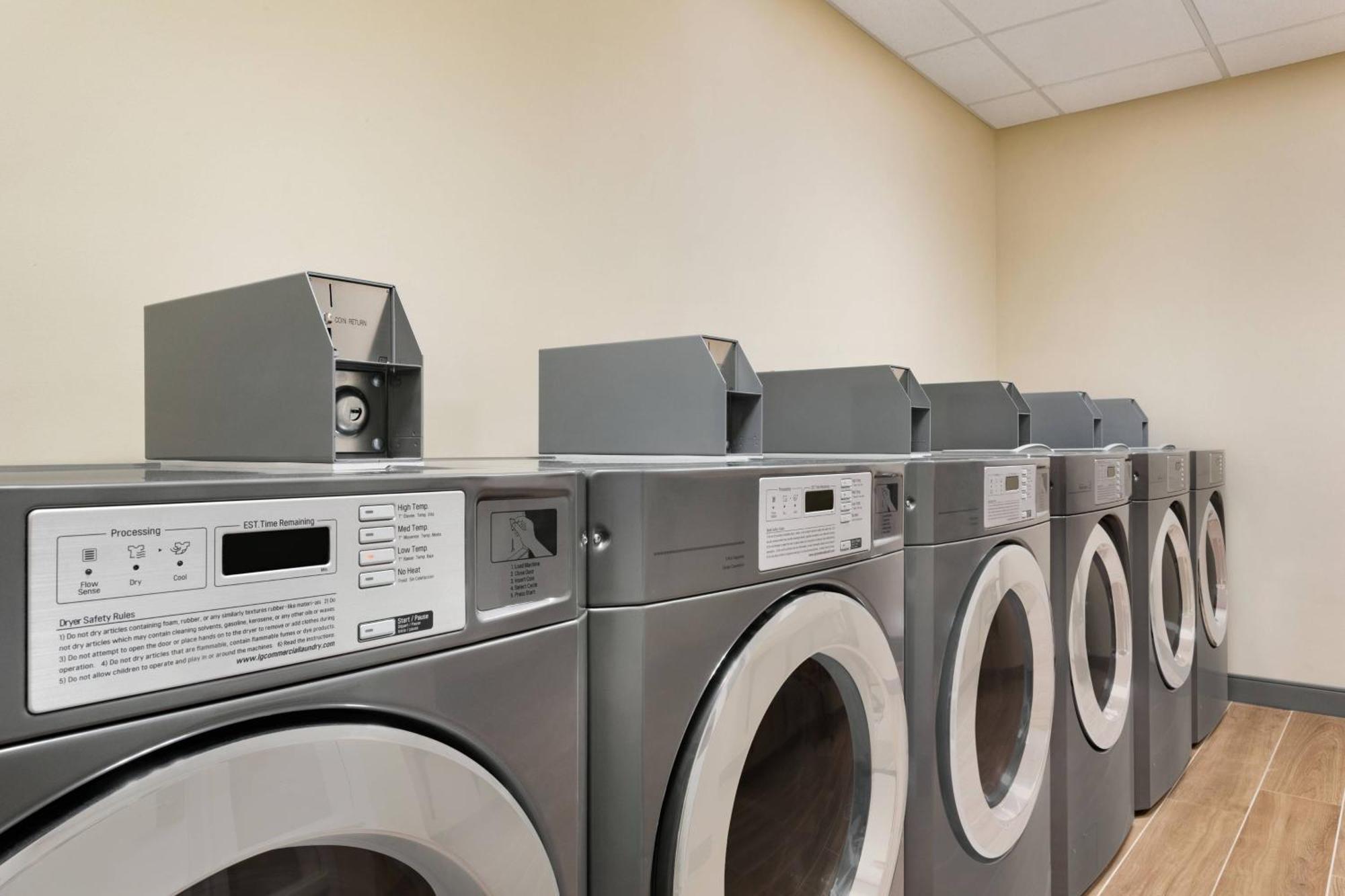Towneplace Suites By Marriott Dubuque Downtown Extérieur photo