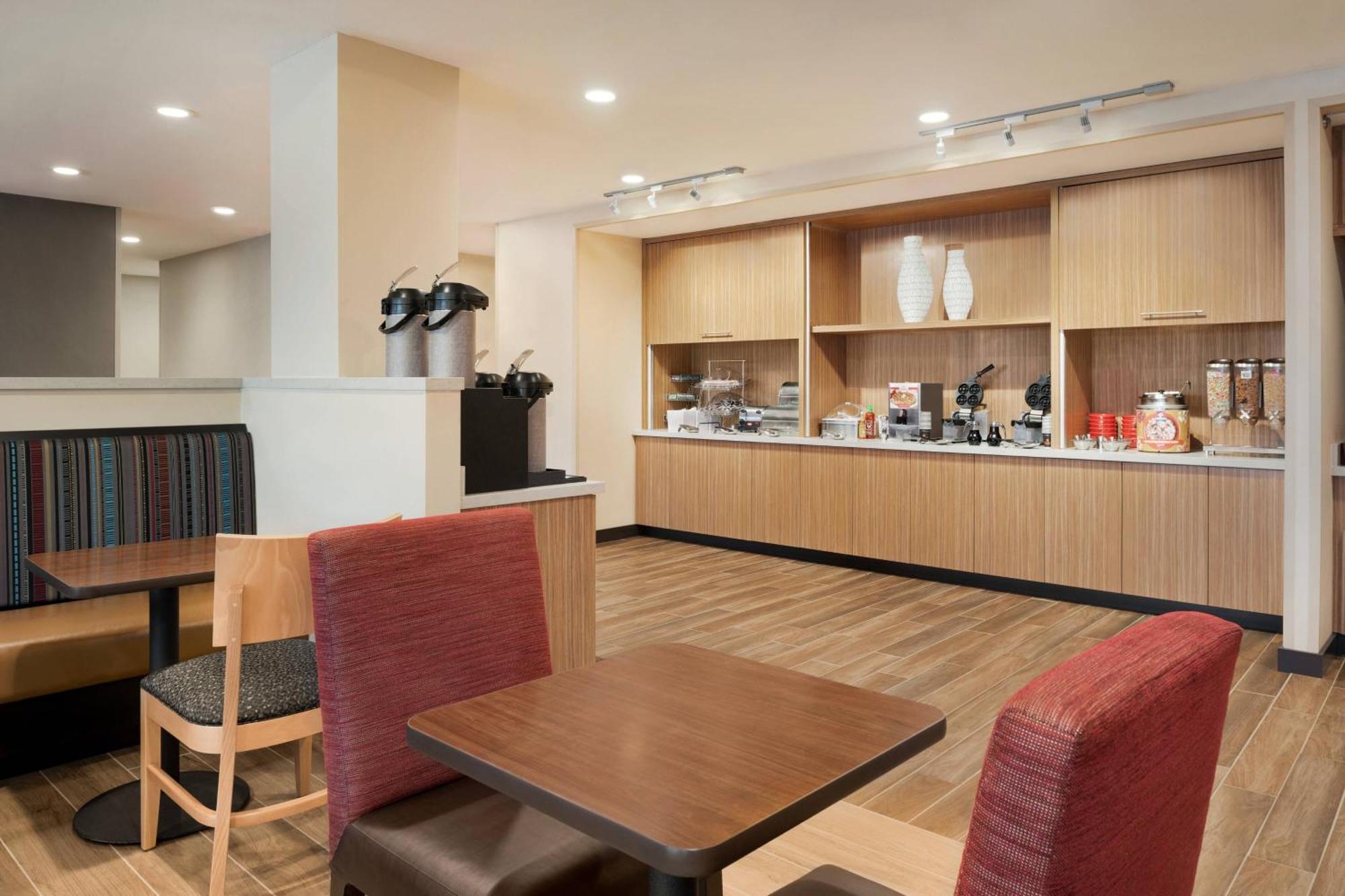 Towneplace Suites By Marriott Dubuque Downtown Extérieur photo