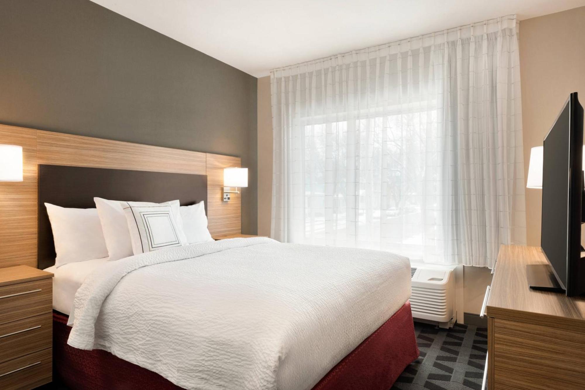 Towneplace Suites By Marriott Dubuque Downtown Extérieur photo