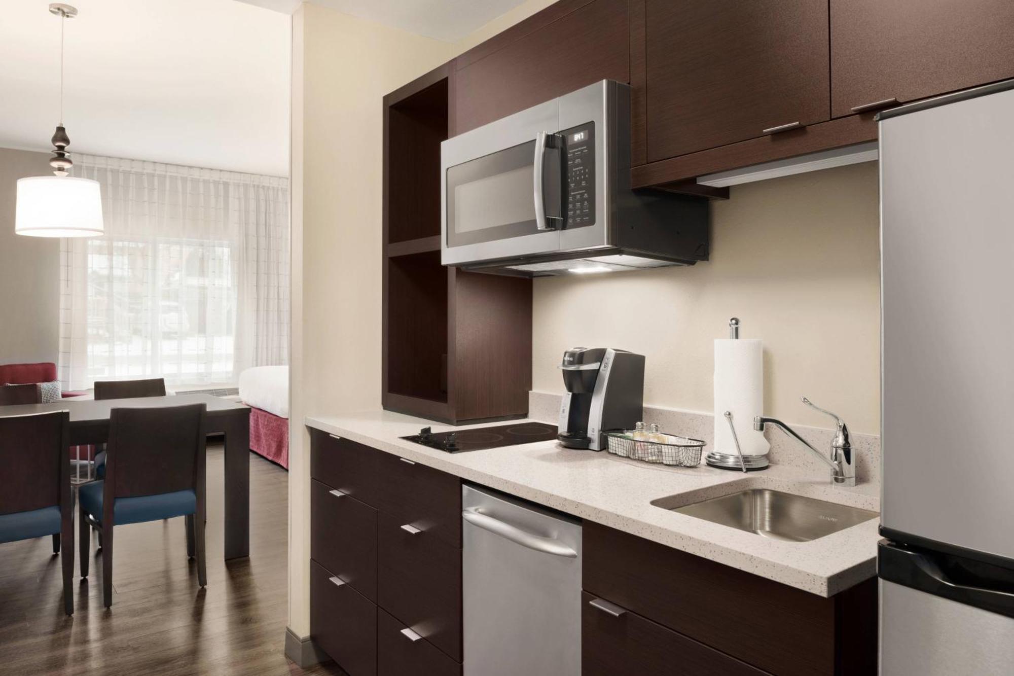 Towneplace Suites By Marriott Dubuque Downtown Extérieur photo
