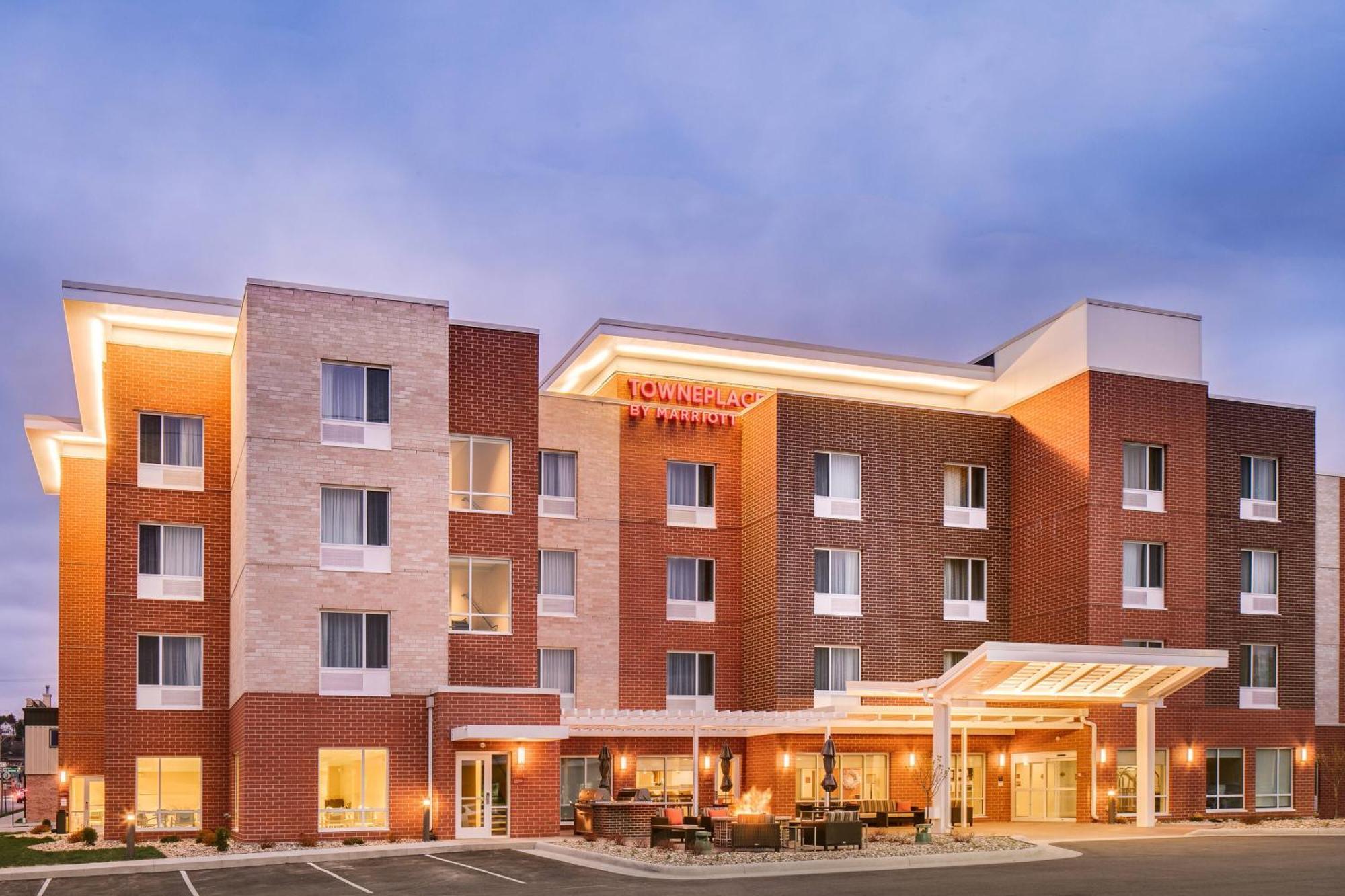 Towneplace Suites By Marriott Dubuque Downtown Extérieur photo